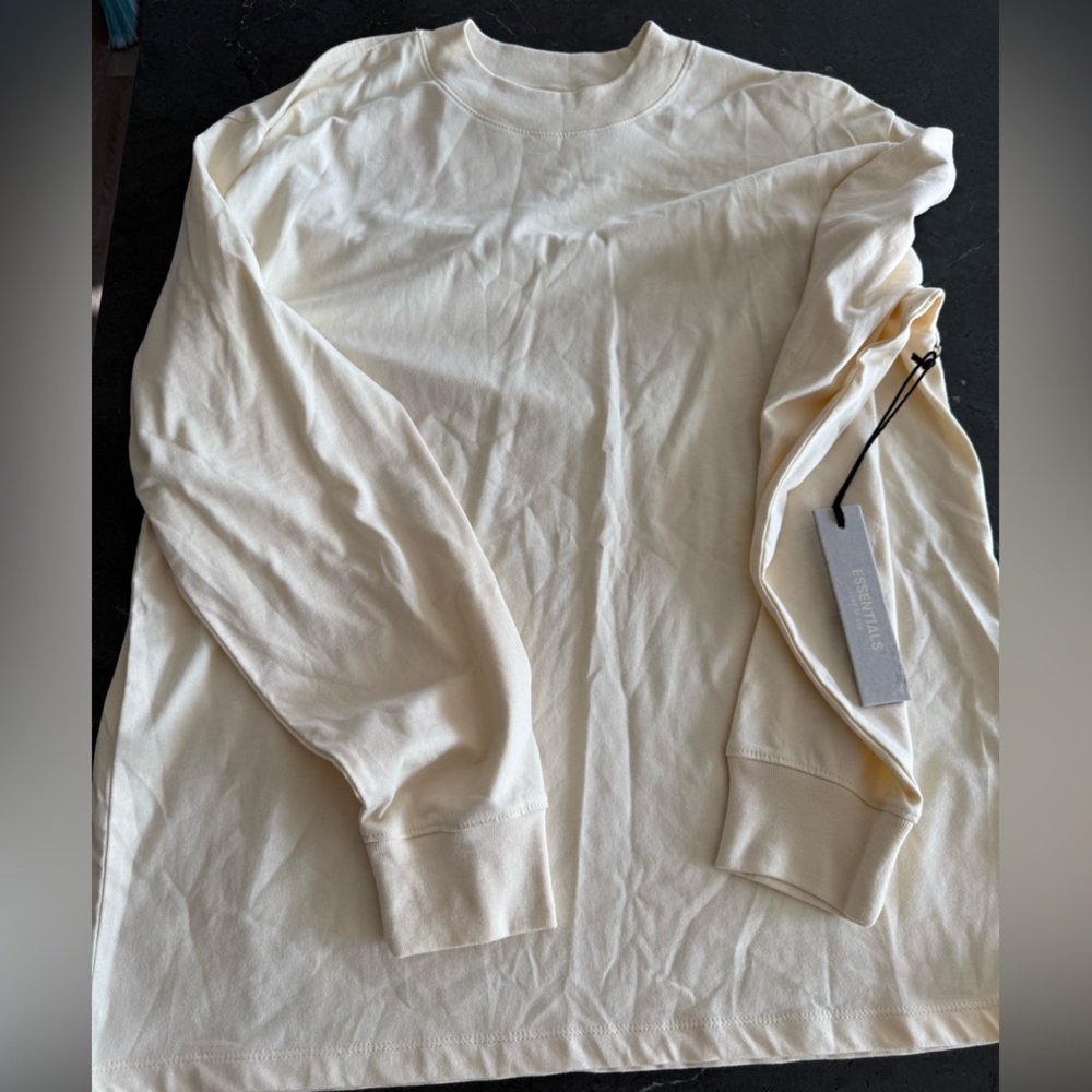 Fear of God Essentials Light Cream Long Sleeve Tee - Picture 3 of 3